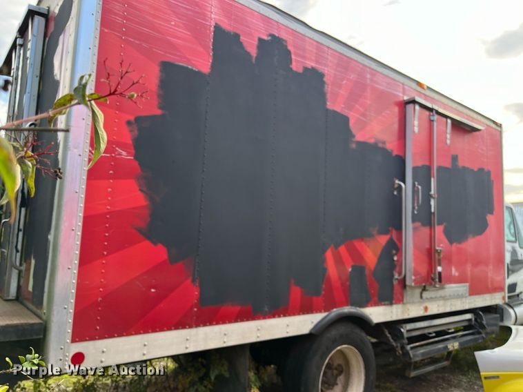 image for item DH8602 2011 International DuraStar 4300  refrigerated truck