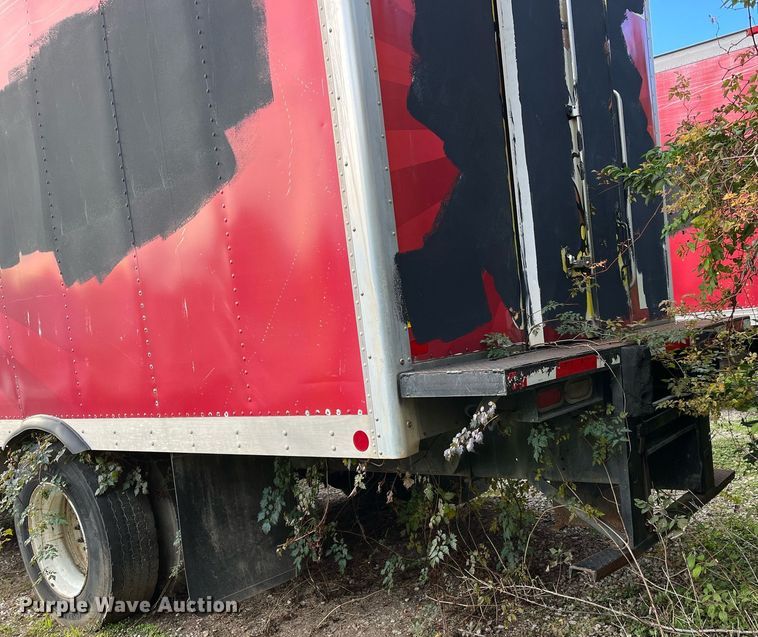 image for item DH8602 2011 International DuraStar 4300  refrigerated truck