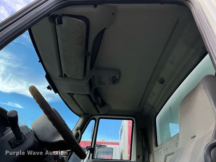 image for item DH8602 2011 International DuraStar 4300  refrigerated truck