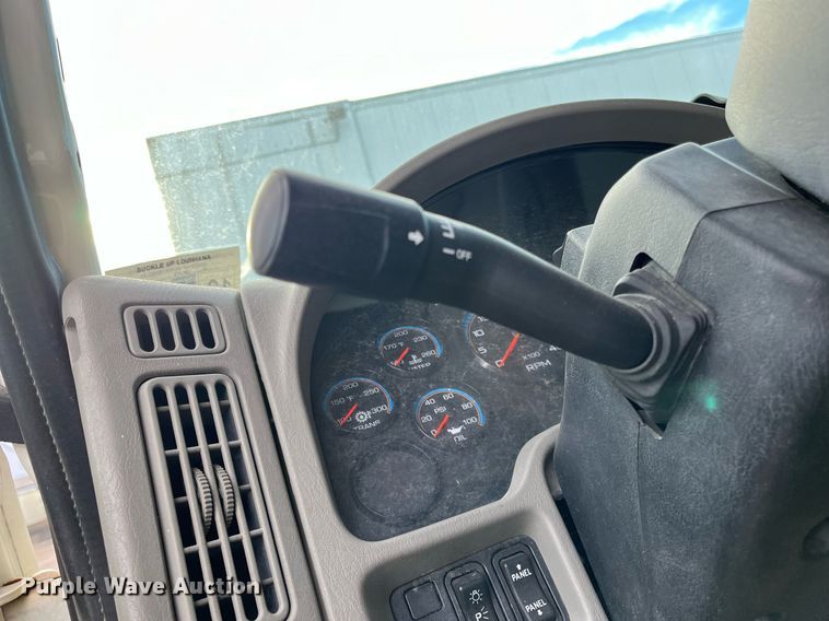 image for item DH8602 2011 International DuraStar 4300  refrigerated truck