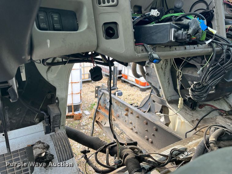 image for item DH8602 2011 International DuraStar 4300  refrigerated truck