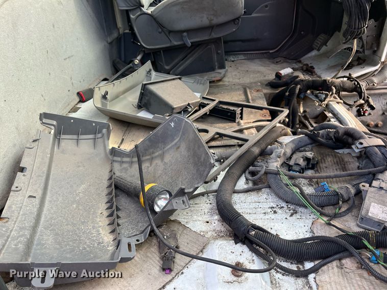 image for item DH8602 2011 International DuraStar 4300  refrigerated truck