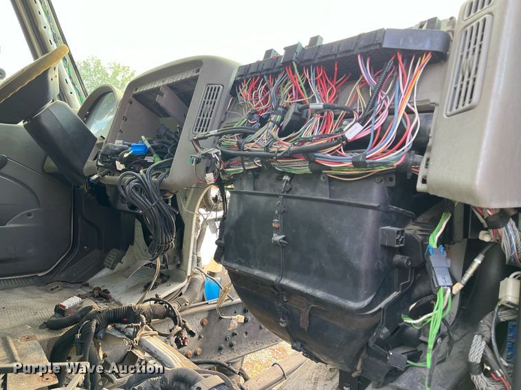 image for item DH8602 2011 International DuraStar 4300  refrigerated truck