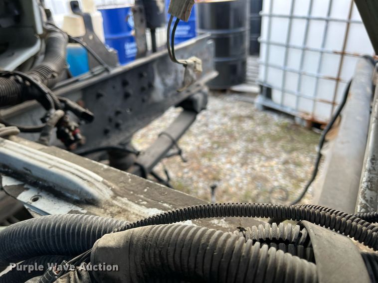 image for item DH8602 2011 International DuraStar 4300  refrigerated truck