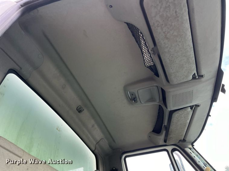 image for item DH8602 2011 International DuraStar 4300  refrigerated truck