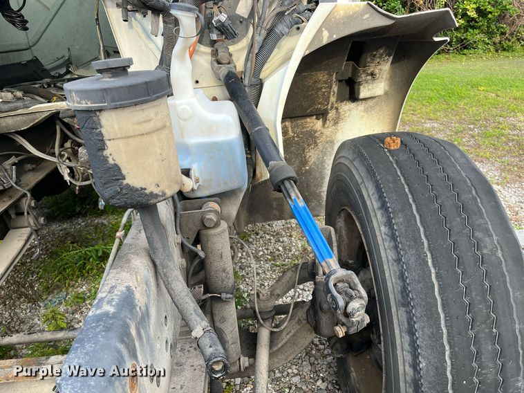 image for item DH8602 2011 International DuraStar 4300  refrigerated truck