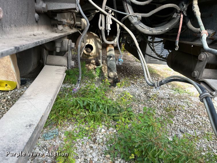 image for item DH8602 2011 International DuraStar 4300  refrigerated truck