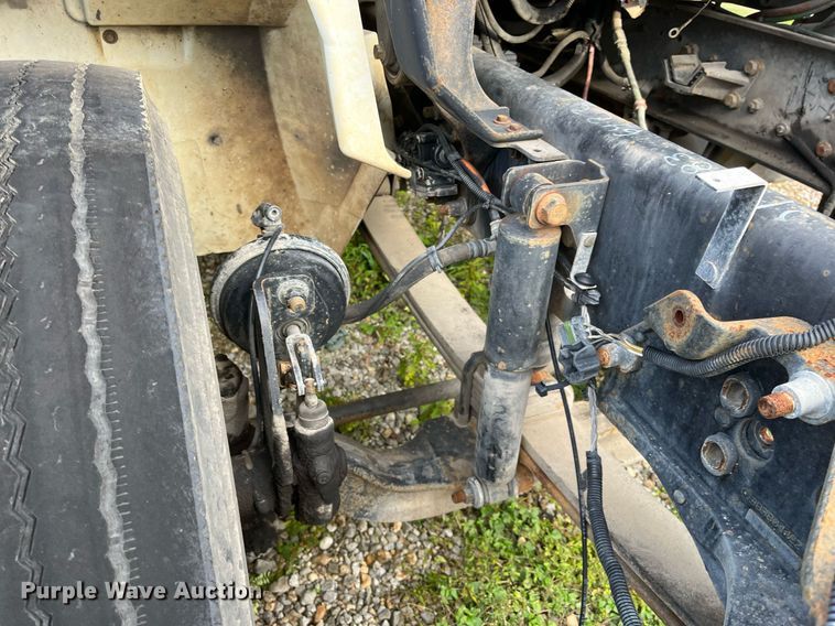 image for item DH8602 2011 International DuraStar 4300  refrigerated truck