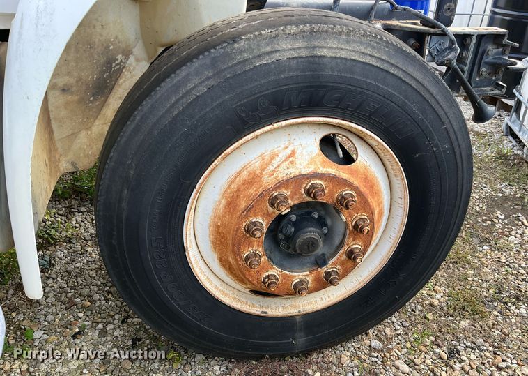 image for item DH8602 2011 International DuraStar 4300  refrigerated truck