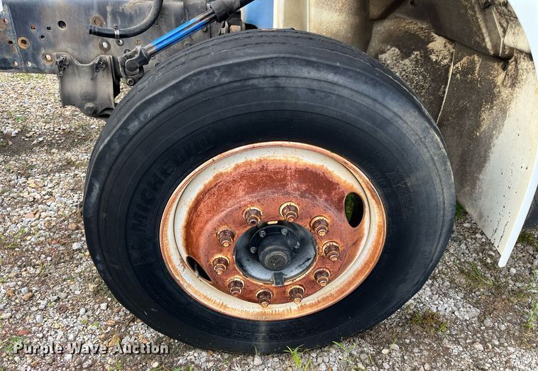 image for item DH8602 2011 International DuraStar 4300  refrigerated truck