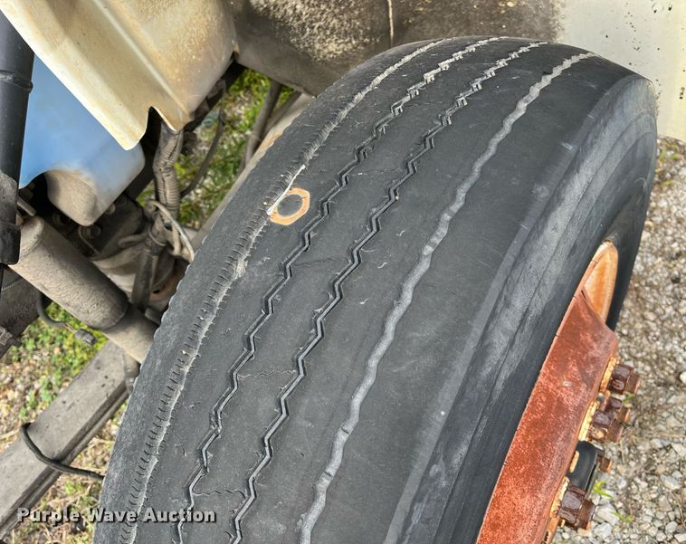 image for item DH8602 2011 International DuraStar 4300  refrigerated truck