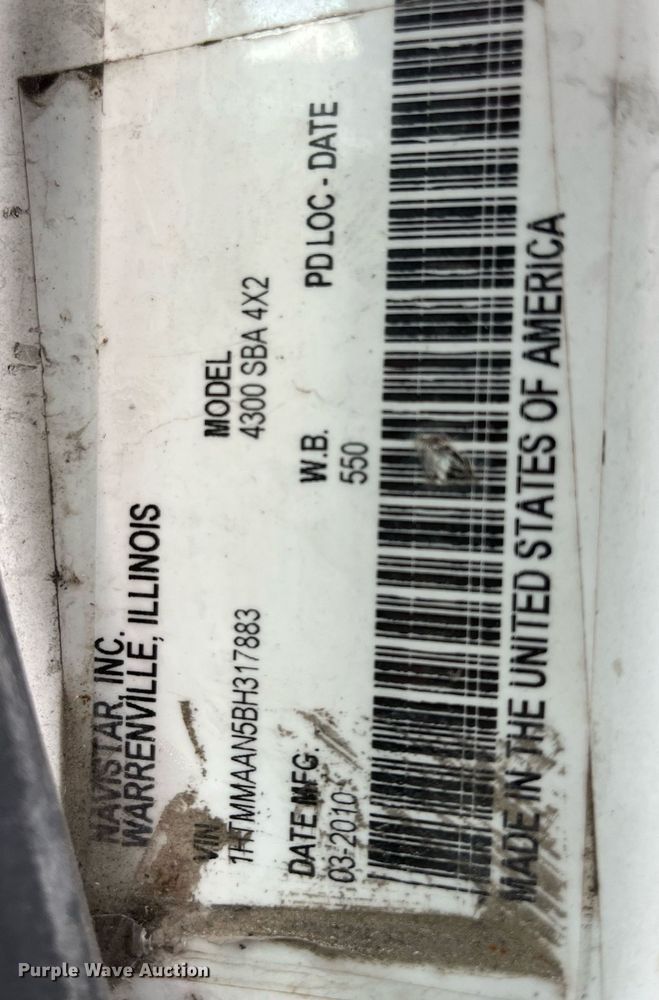 image for item DH8602 2011 International DuraStar 4300  refrigerated truck