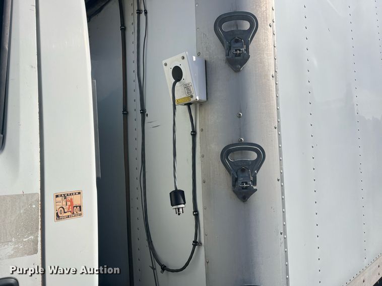 image for item DH8603 2013 Isuzu NRR  refrigerated truck