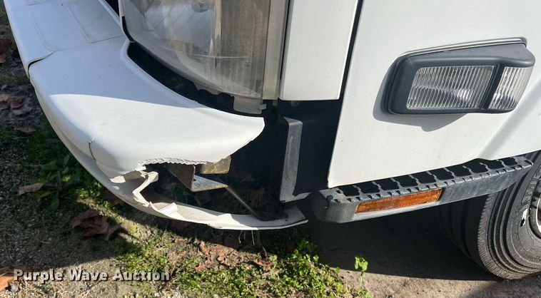 image for item DH8603 2013 Isuzu NRR  refrigerated truck