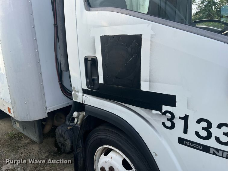 image for item DH8603 2013 Isuzu NRR  refrigerated truck