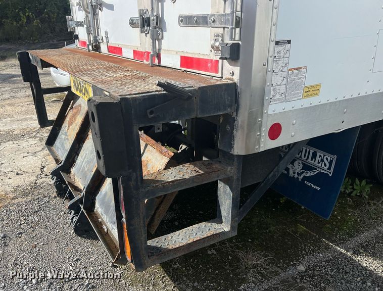 image for item DH8603 2013 Isuzu NRR  refrigerated truck