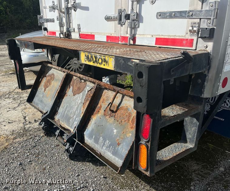 image for item DH8603 2013 Isuzu NRR  refrigerated truck