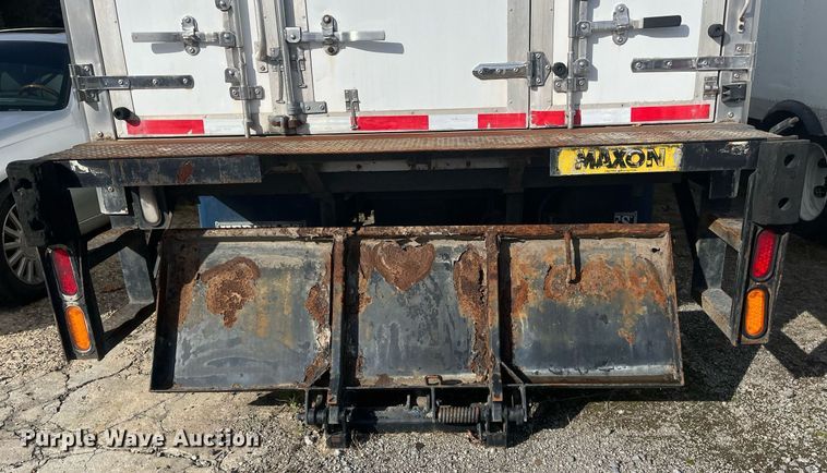 image for item DH8603 2013 Isuzu NRR  refrigerated truck