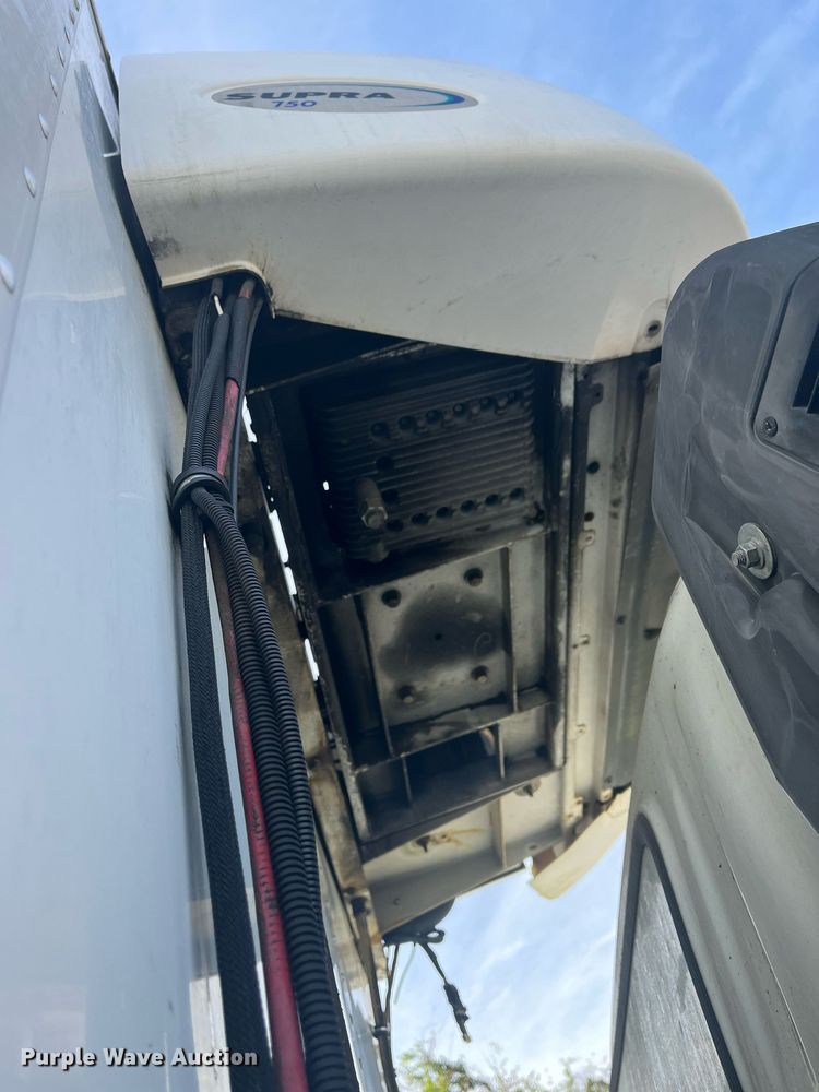 image for item DH8603 2013 Isuzu NRR  refrigerated truck