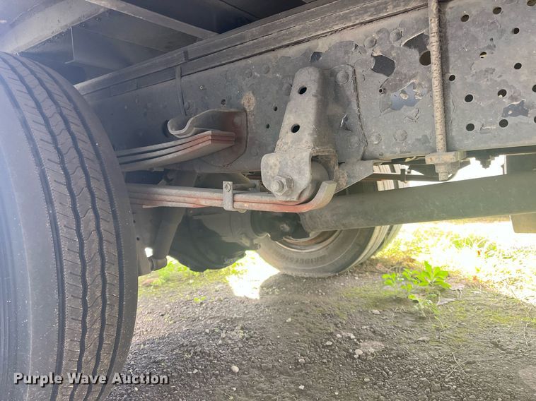 image for item DH8603 2013 Isuzu NRR  refrigerated truck