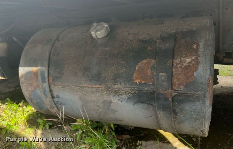 image for item DH8603 2013 Isuzu NRR  refrigerated truck