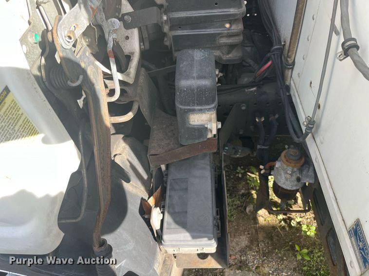 image for item DH8603 2013 Isuzu NRR  refrigerated truck