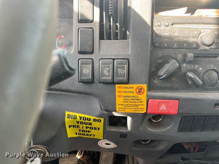 image for item DH8603 2013 Isuzu NRR  refrigerated truck