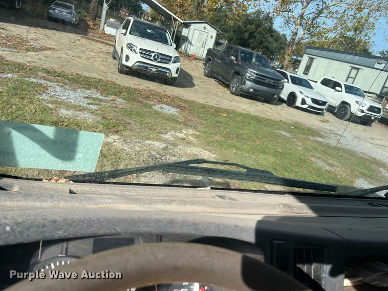 image for item DH8603 2013 Isuzu NRR  refrigerated truck