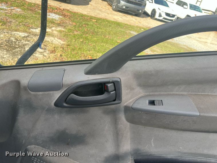 image for item DH8603 2013 Isuzu NRR  refrigerated truck