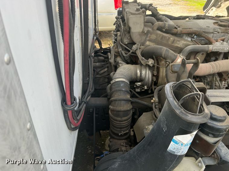 image for item DH8603 2013 Isuzu NRR  refrigerated truck