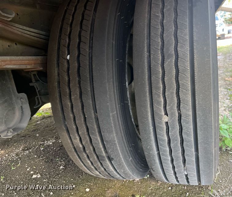 image for item DH8603 2013 Isuzu NRR  refrigerated truck