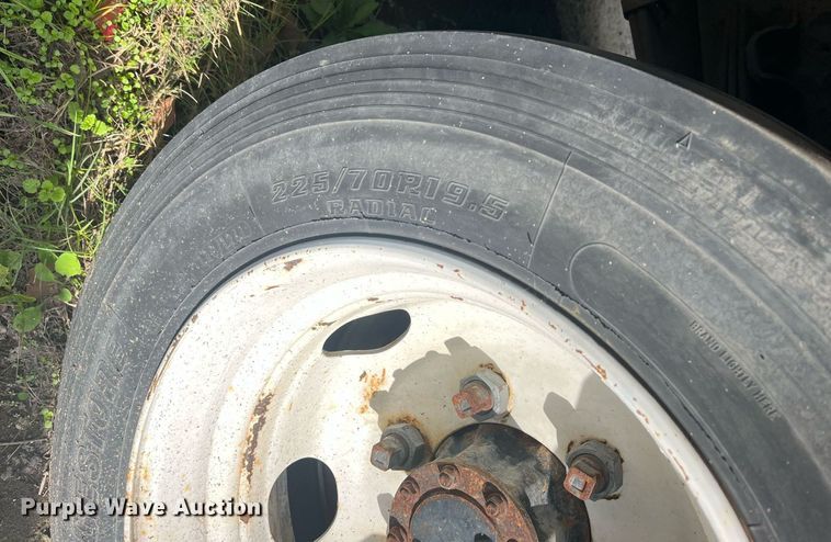 image for item DH8603 2013 Isuzu NRR  refrigerated truck