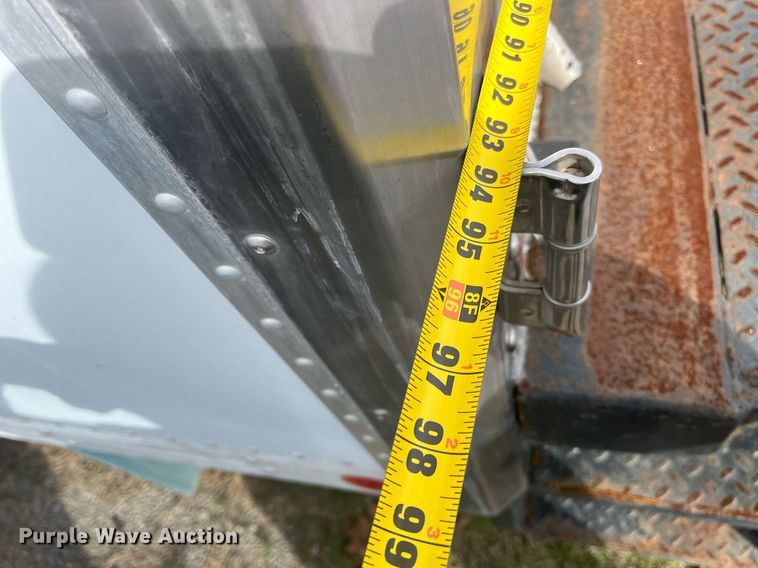 image for item DH8604 2013 Isuzu NRR  refrigerated truck