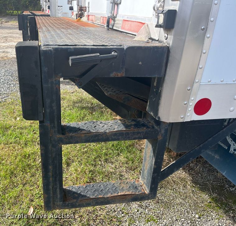 image for item DH8604 2013 Isuzu NRR  refrigerated truck