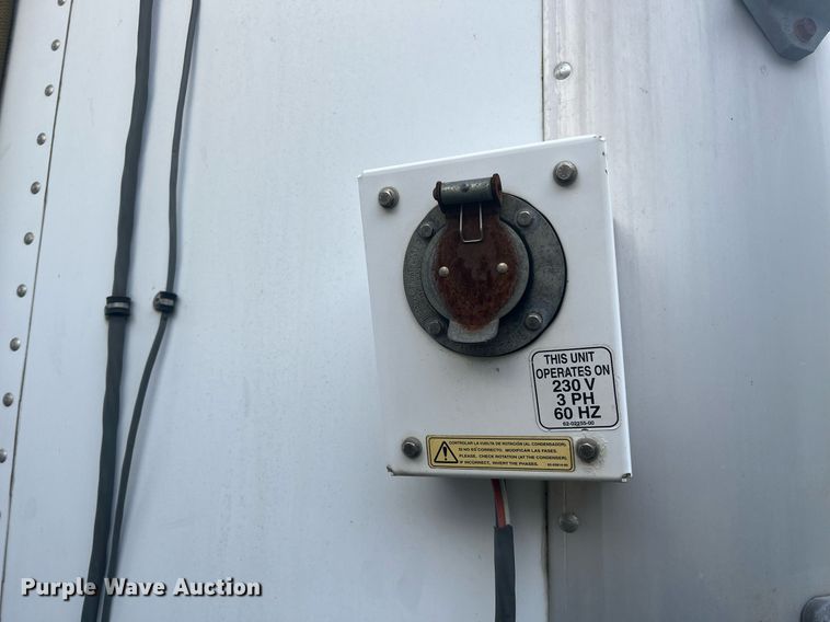 image for item DH8604 2013 Isuzu NRR  refrigerated truck