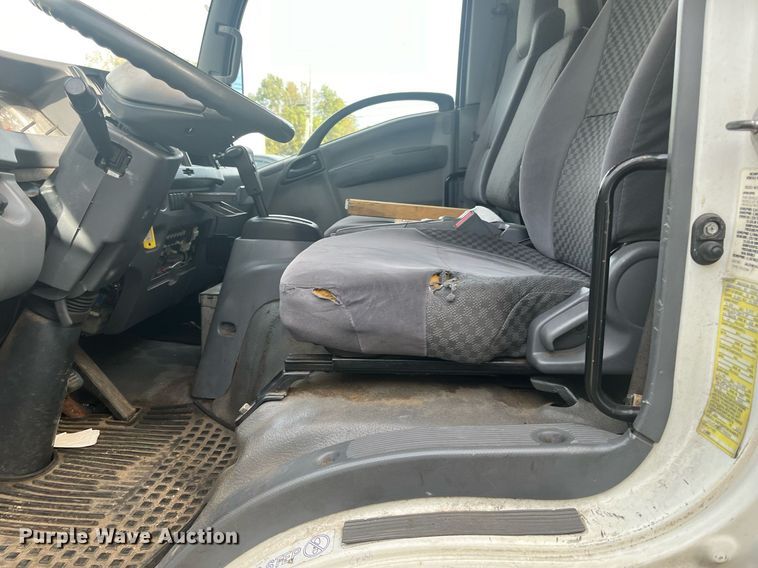 image for item DH8604 2013 Isuzu NRR  refrigerated truck