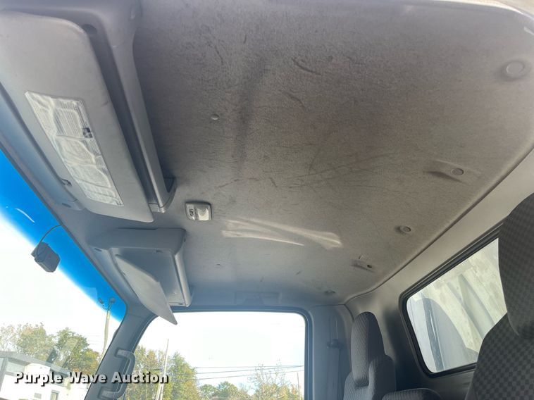 image for item DH8604 2013 Isuzu NRR  refrigerated truck