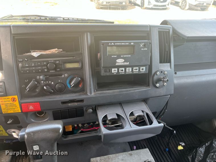 image for item DH8604 2013 Isuzu NRR  refrigerated truck