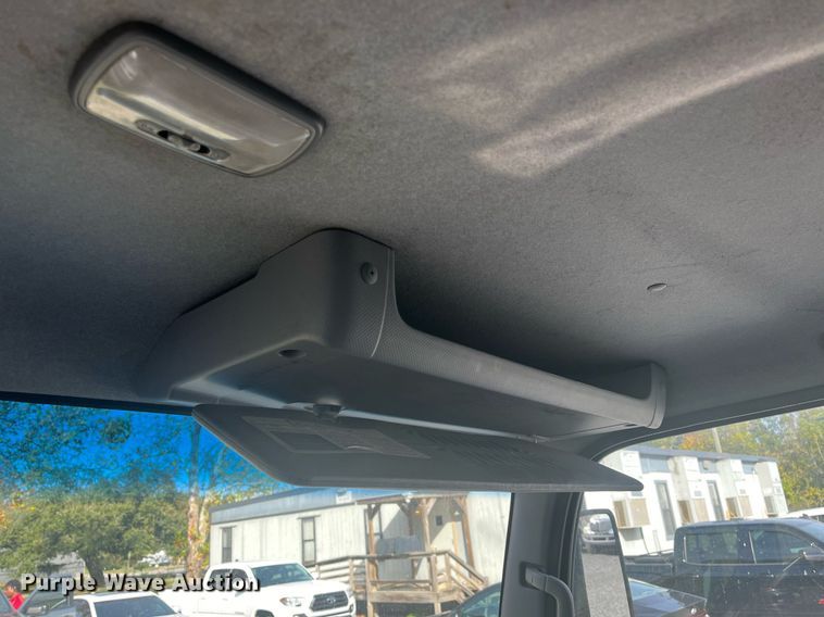 image for item DH8604 2013 Isuzu NRR  refrigerated truck