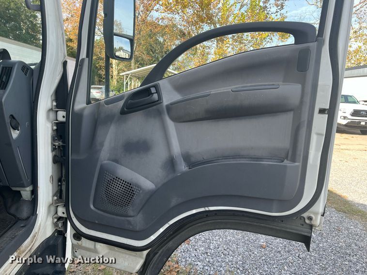 image for item DH8604 2013 Isuzu NRR  refrigerated truck