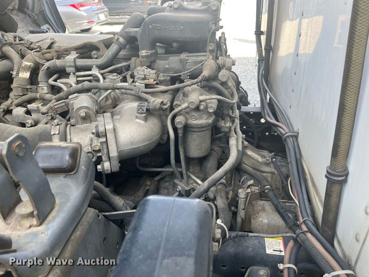 image for item DH8604 2013 Isuzu NRR  refrigerated truck