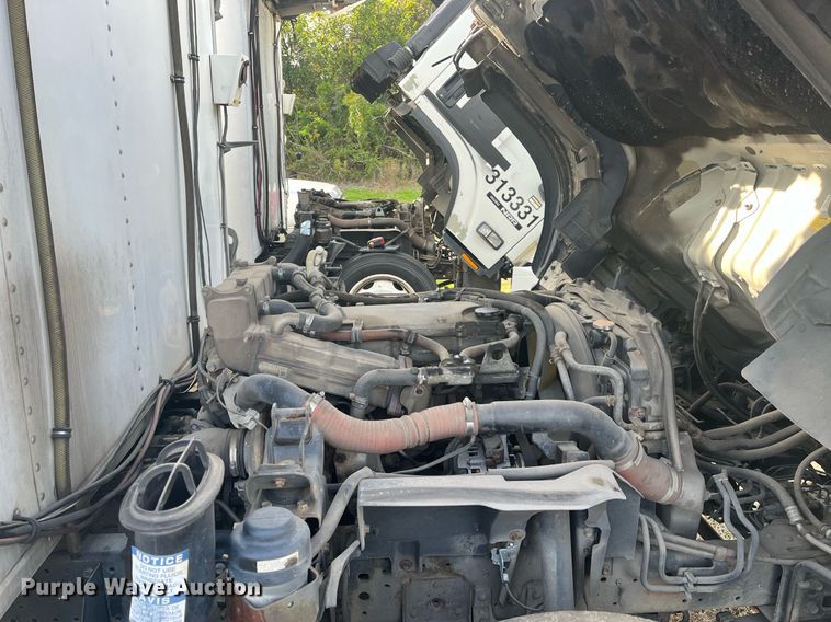 image for item DH8604 2013 Isuzu NRR  refrigerated truck