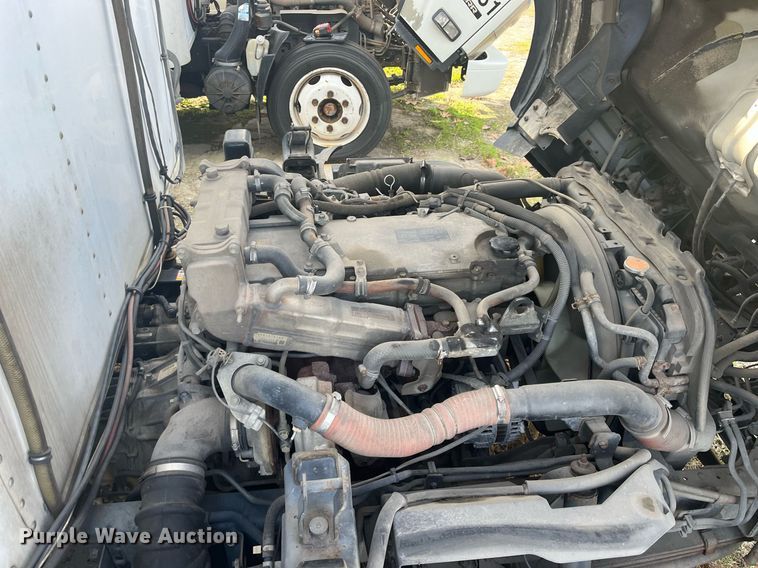 image for item DH8604 2013 Isuzu NRR  refrigerated truck