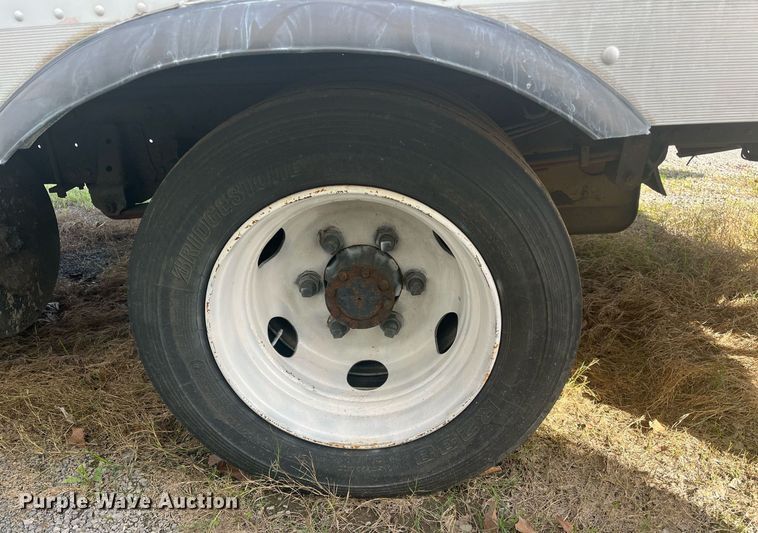 image for item DH8604 2013 Isuzu NRR  refrigerated truck