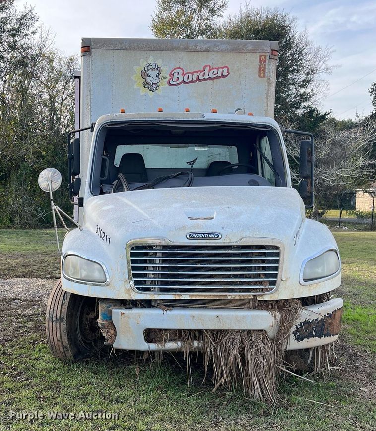 image for item DH8605 2010 Freightliner Business Class M2 106  refrigerated truck