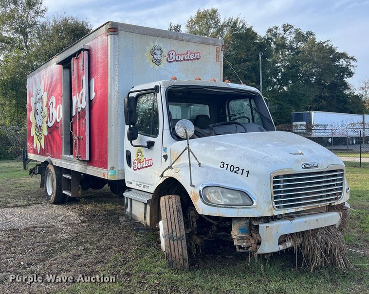 image for item DH8605 2010 Freightliner Business Class M2 106  refrigerated truck