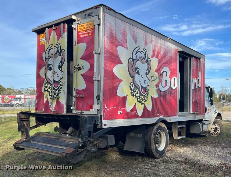 image for item DH8605 2010 Freightliner Business Class M2 106  refrigerated truck