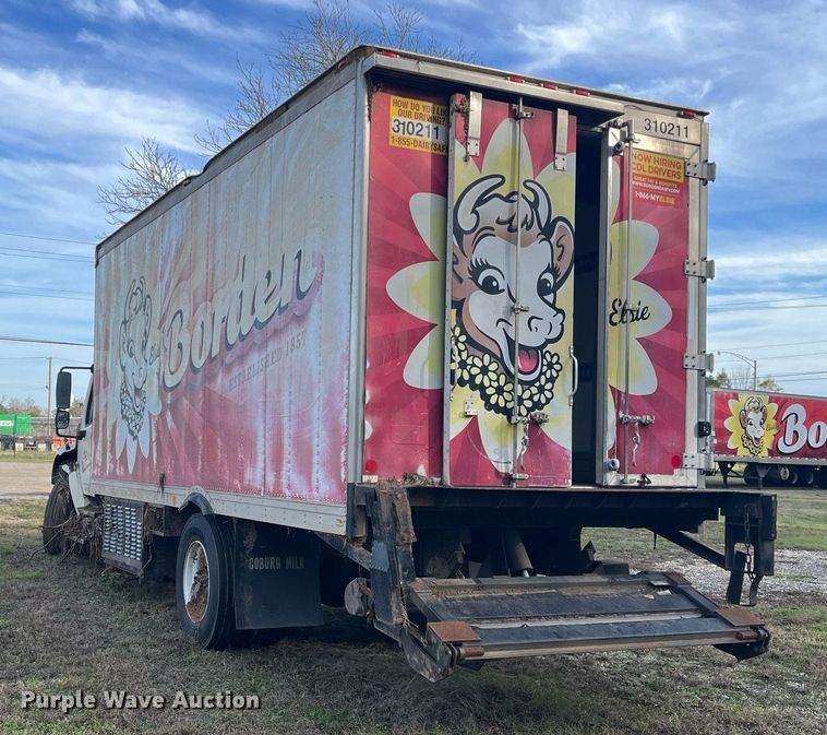 image for item DH8605 2010 Freightliner Business Class M2 106  refrigerated truck