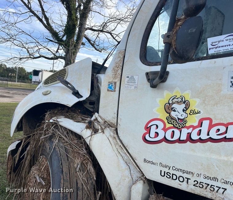 image for item DH8605 2010 Freightliner Business Class M2 106  refrigerated truck