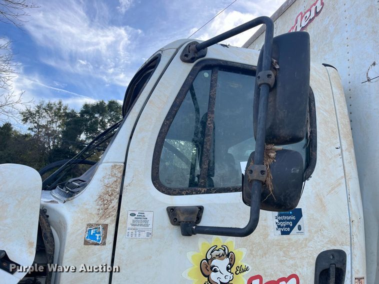 image for item DH8605 2010 Freightliner Business Class M2 106  refrigerated truck